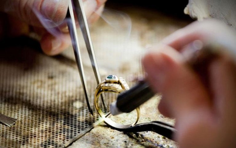 La tua idea, in oro e argento