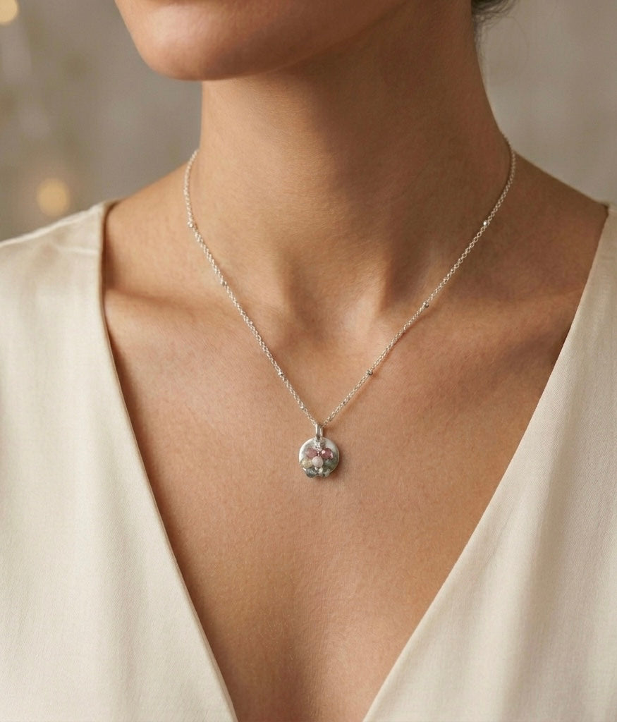 collana fiore argento 925 tormalina indossata al collo
