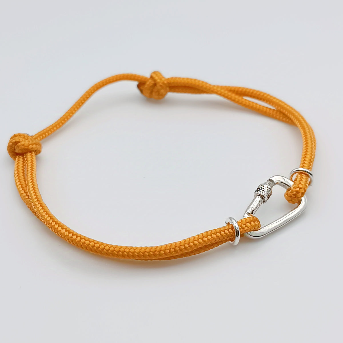 dettaglio bracciale climbers moschettone argento 925 paracord