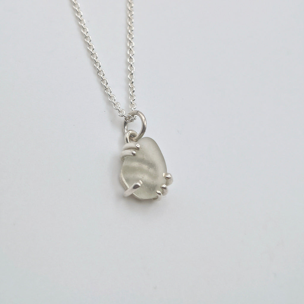 dettaglio collana gocce di mare bianco argento 925 vetrino