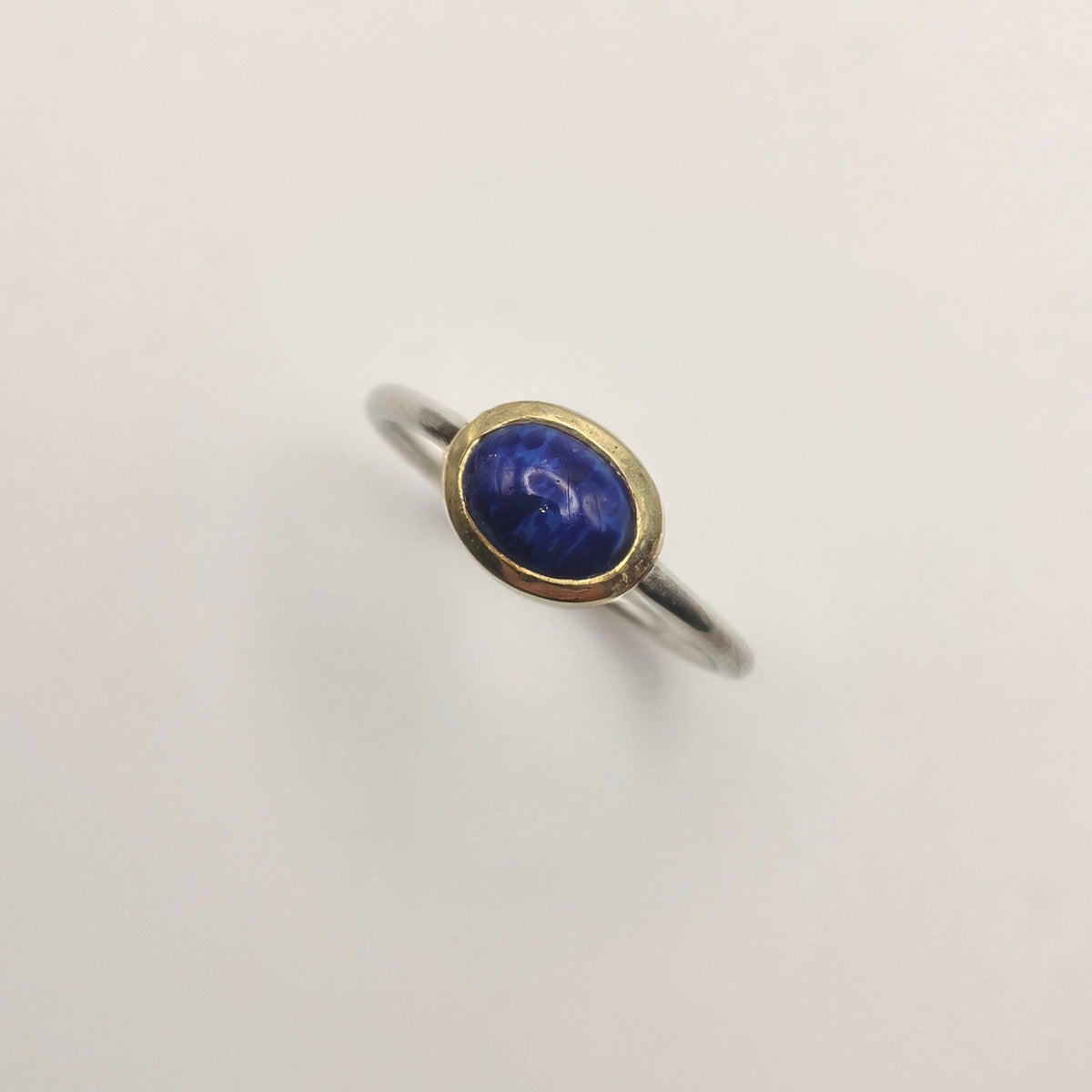 dettaglio anello cerchi di luce lapislazzulo argento 925 ottone