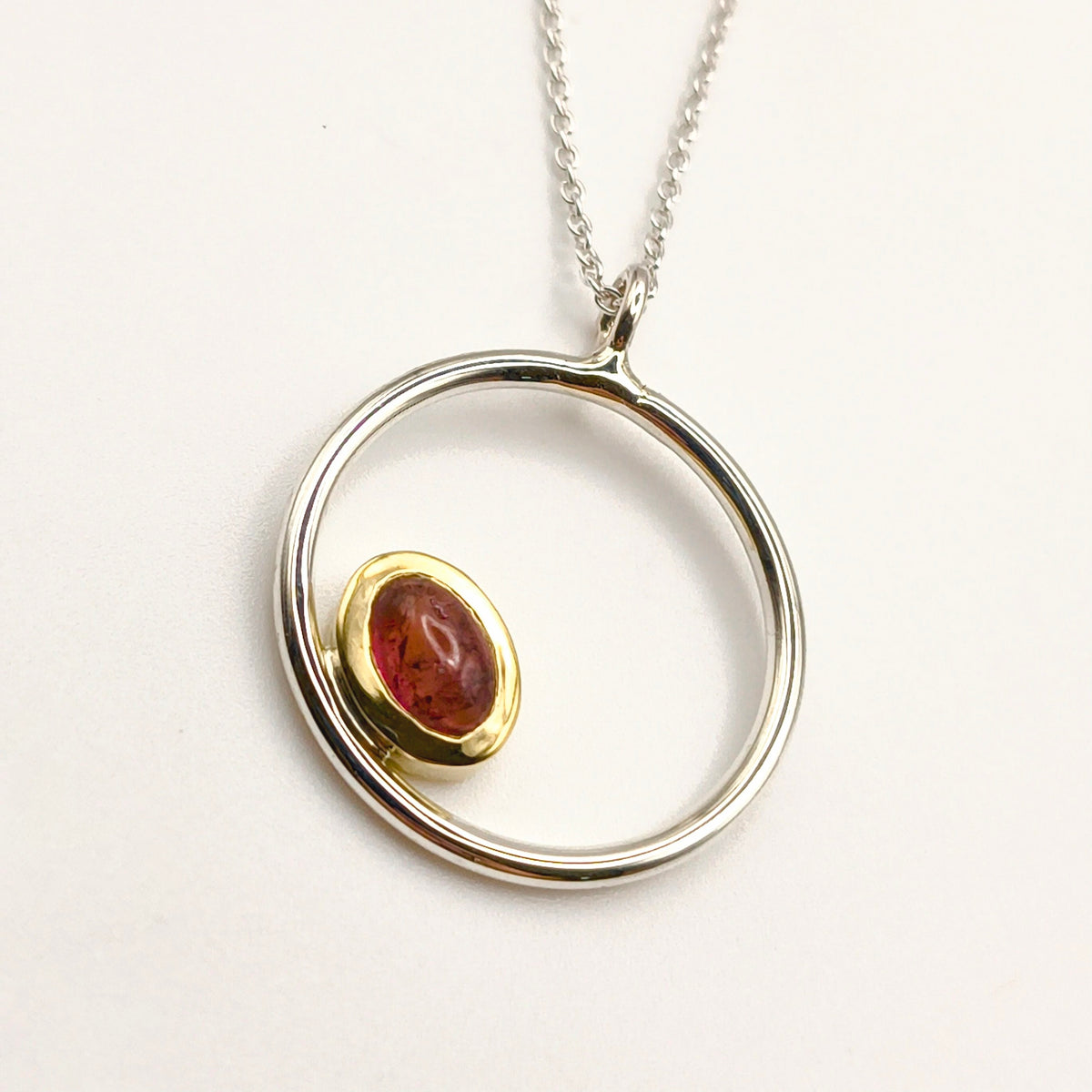 dettaglio collana cerchio di luce tormalina argento 925 ottone